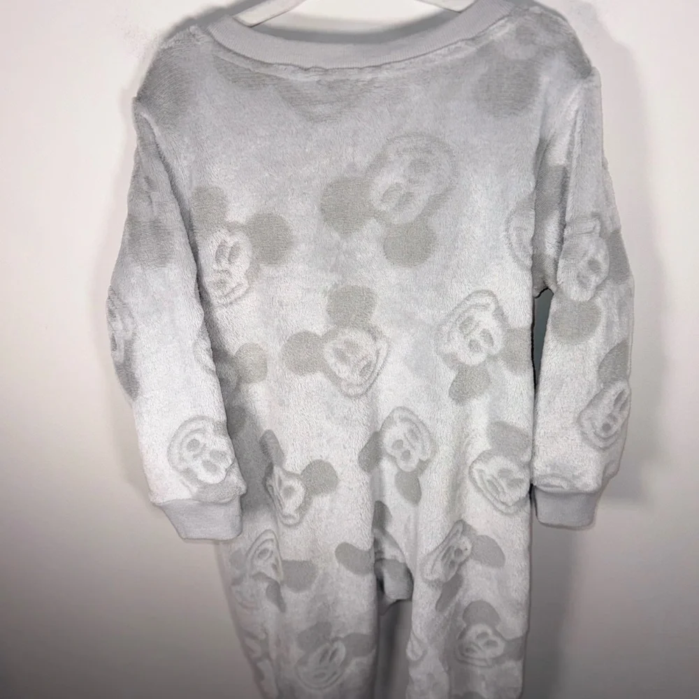 Disney Toddler Kids Gray Mickey Mouse Fleece One-Piece Footie Pajamas Size 4T